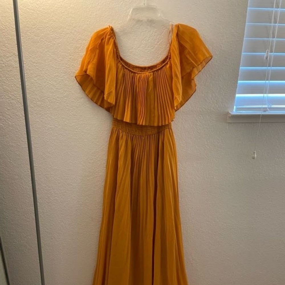 L Off the shoulder golden yellow maxi dress